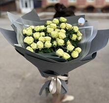 Букет Белые кустовые розы Солинеро в Покровске